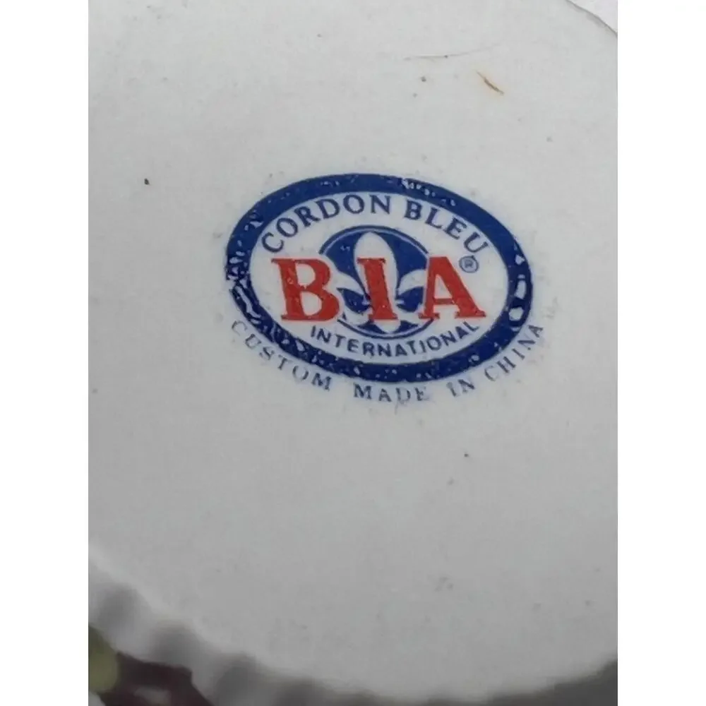 Cordon Bleu BIA Bakeware (4) White‎ w/Fruit Ceramic Ramekins